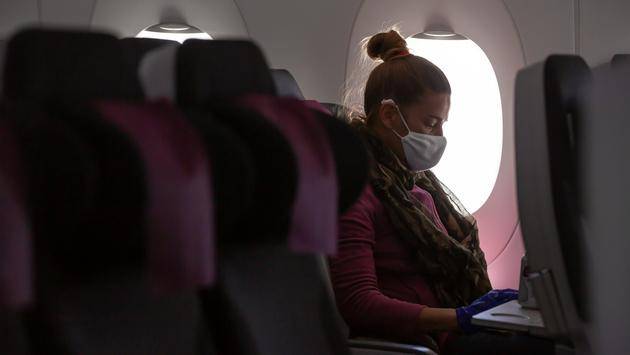 Flight Attendants Call for Extension of Airplane Mask Mandate
