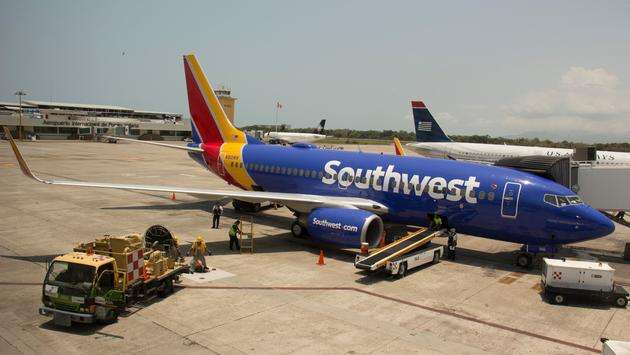 Former Southwest Pilot Admits Exposing Himself on Flight